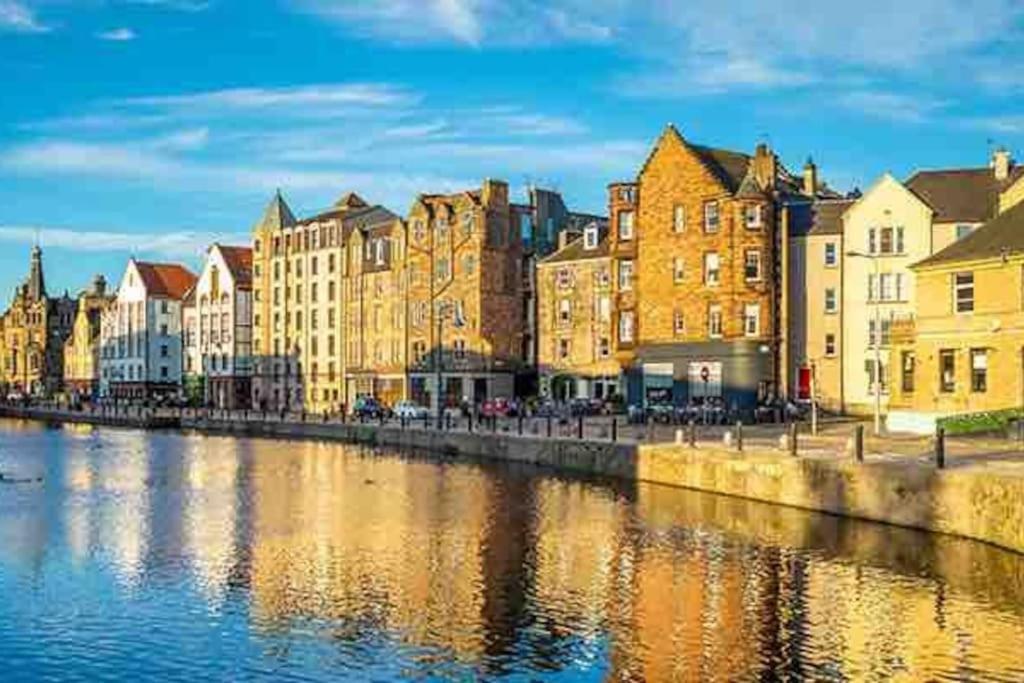 Spacious 2 Bed, 2 Bath Apartment -The Shore, Leith 爱丁堡 外观 照片