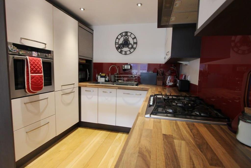 Spacious 2 Bed, 2 Bath Apartment -The Shore, Leith 爱丁堡 外观 照片