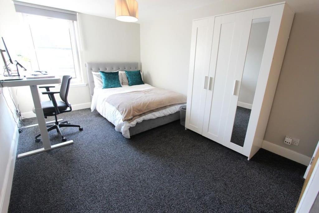 Spacious 2 Bed, 2 Bath Apartment -The Shore, Leith 爱丁堡 外观 照片